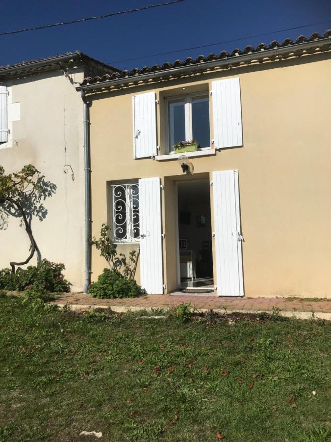 Charmant Studio Meuble Montignac-Charente ภายนอก รูปภาพ